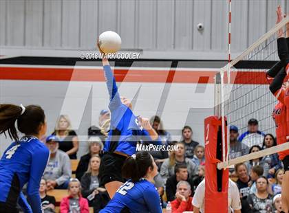 Thumbnail 1 in Frost vs. Bremond (UIL Division 2 Area Playoff) photogallery.