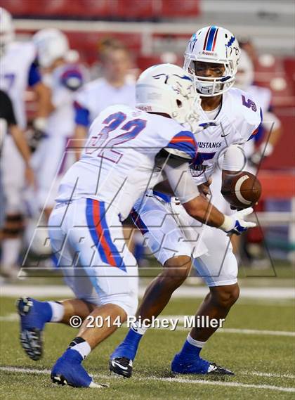 Thumbnail 3 in Midland Christian vs. Highland photogallery.
