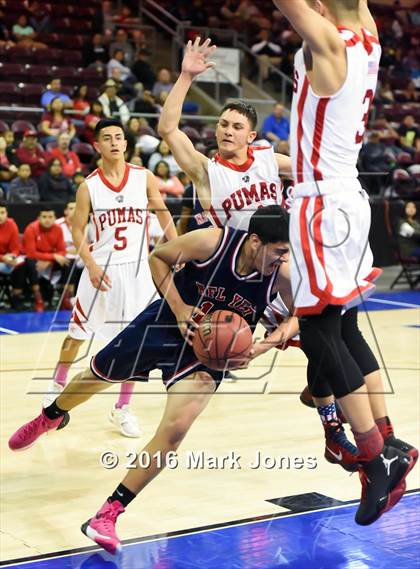 Thumbnail 1 in NFL Yet Academy vs. Bisbee (AIA D5 Semifinal) photogallery.