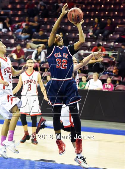 Thumbnail 2 in NFL Yet Academy vs. Bisbee (AIA D5 Semifinal) photogallery.