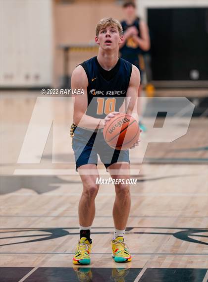 Thumbnail 2 in Oak Ridge vs. Vanden (Simply Basketball Showcase) photogallery.
