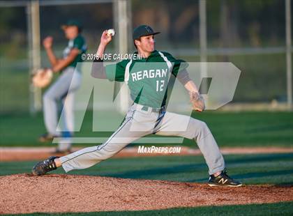Thumbnail 3 in Lee [Robert E.] vs Reagan [Ronald] photogallery.