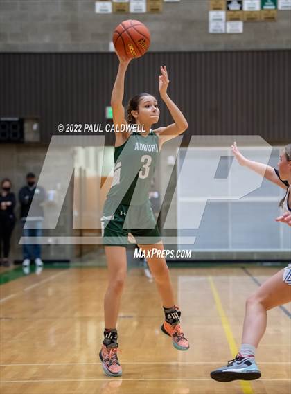 Thumbnail 2 in Auburn vs Kelso (WIAA 3A District Championship) photogallery.