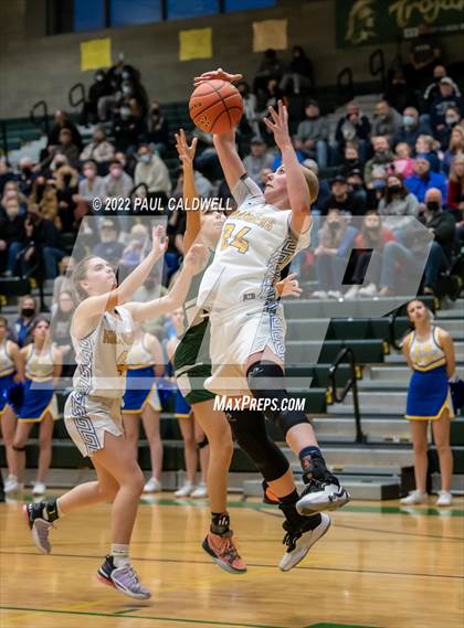 Thumbnail 2 in Auburn vs Kelso (WIAA 3A District Championship) photogallery.