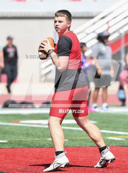 Thumbnail 2 in Vista Grande vs. Show Low (Mingus 7 on 7 Tournament) photogallery.