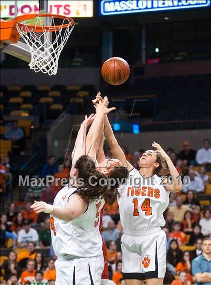 Thumbnail 2 in Melrose vs. Oliver Ames (MIAA D2 Semifinal) photogallery.