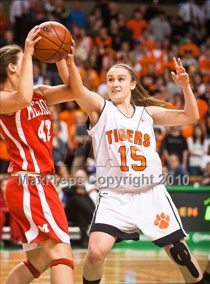 Thumbnail 2 in Melrose vs. Oliver Ames (MIAA D2 Semifinal) photogallery.