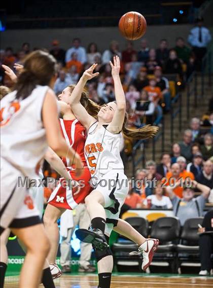 Thumbnail 2 in Melrose vs. Oliver Ames (MIAA D2 Semifinal) photogallery.