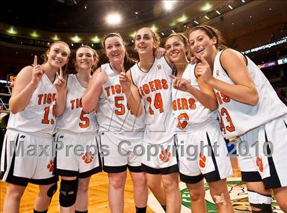 Thumbnail 3 in Melrose vs. Oliver Ames (MIAA D2 Semifinal) photogallery.