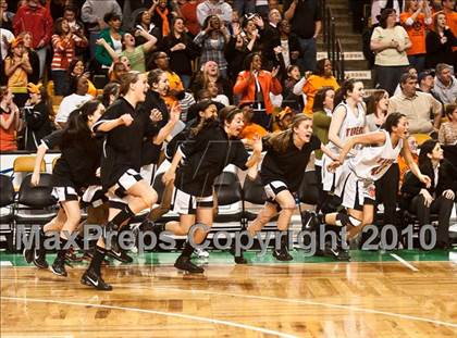 Thumbnail 2 in Melrose vs. Oliver Ames (MIAA D2 Semifinal) photogallery.