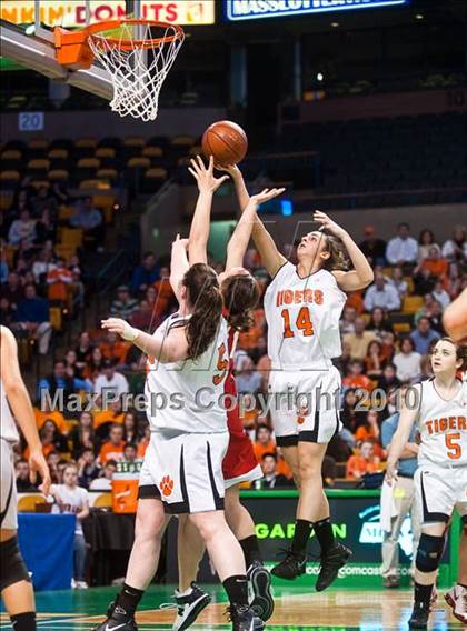 Thumbnail 1 in Melrose vs. Oliver Ames (MIAA D2 Semifinal) photogallery.