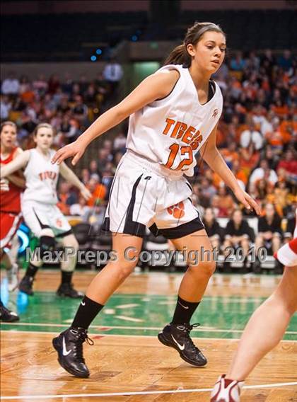 Thumbnail 2 in Melrose vs. Oliver Ames (MIAA D2 Semifinal) photogallery.