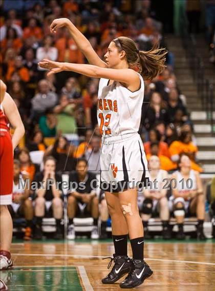 Thumbnail 3 in Melrose vs. Oliver Ames (MIAA D2 Semifinal) photogallery.