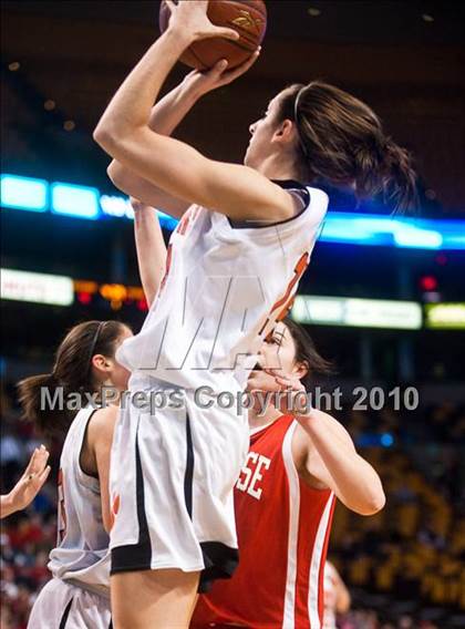 Thumbnail 2 in Melrose vs. Oliver Ames (MIAA D2 Semifinal) photogallery.