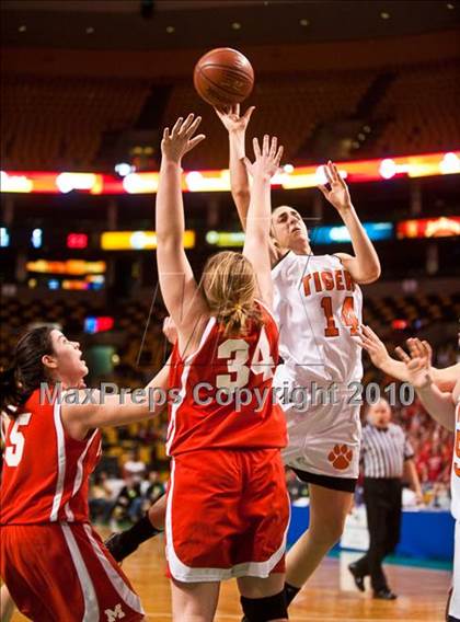 Thumbnail 2 in Melrose vs. Oliver Ames (MIAA D2 Semifinal) photogallery.