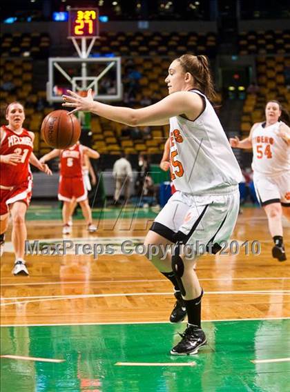 Thumbnail 2 in Melrose vs. Oliver Ames (MIAA D2 Semifinal) photogallery.