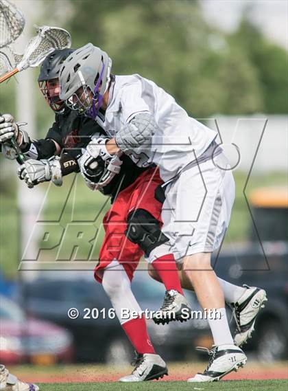 Thumbnail 3 in Niagara-Wheatfield vs. Hamburg (Section 6 Class B Final) photogallery.