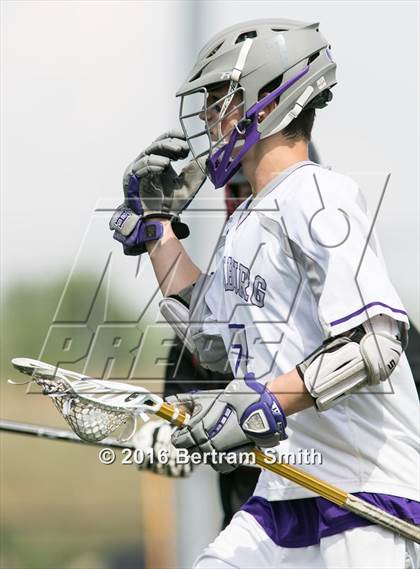 Thumbnail 1 in Niagara-Wheatfield vs. Hamburg (Section 6 Class B Final) photogallery.