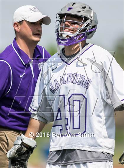 Thumbnail 3 in Niagara-Wheatfield vs. Hamburg (Section 6 Class B Final) photogallery.