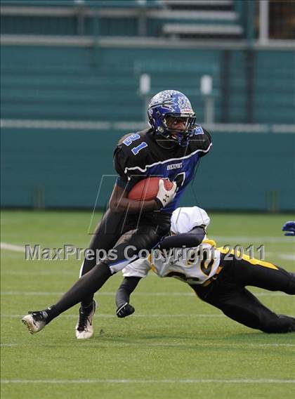 Thumbnail 2 in Brockport vs. McQuaid Jesuit (Section V Class A Semifinals) photogallery.