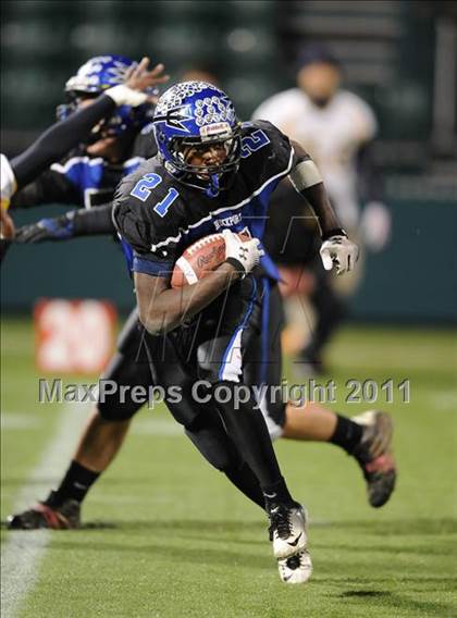 Thumbnail 3 in Brockport vs. McQuaid Jesuit (Section V Class A Semifinals) photogallery.