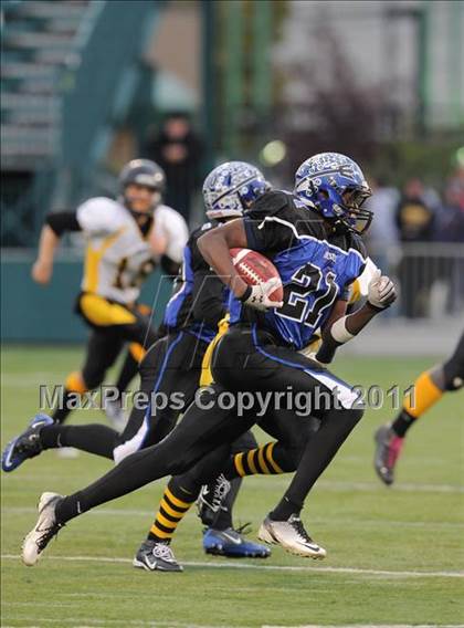 Thumbnail 3 in Brockport vs. McQuaid Jesuit (Section V Class A Semifinals) photogallery.