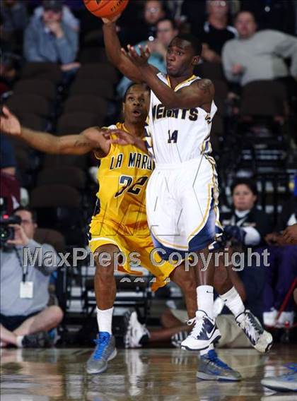 Thumbnail 2 in Arlington Heights vs. La Marque (UIL 4A Semifinal) photogallery.