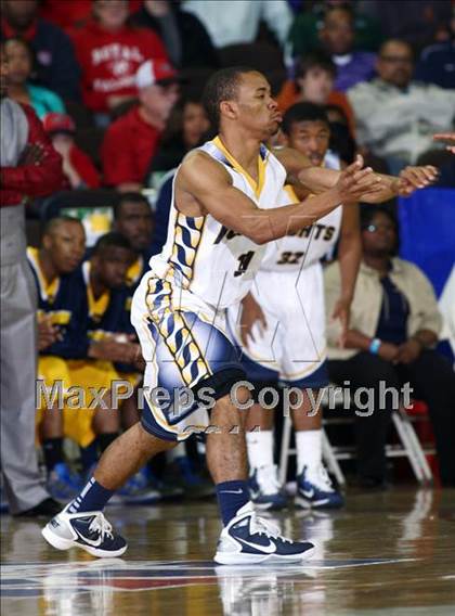 Thumbnail 2 in Arlington Heights vs. La Marque (UIL 4A Semifinal) photogallery.