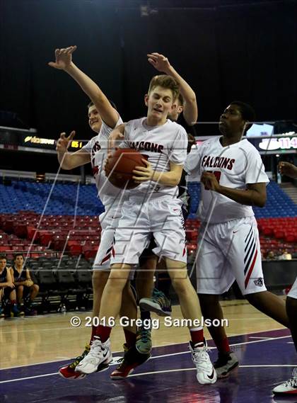Thumbnail 2 in Redding Christian vs. Vacaville Christian photogallery.