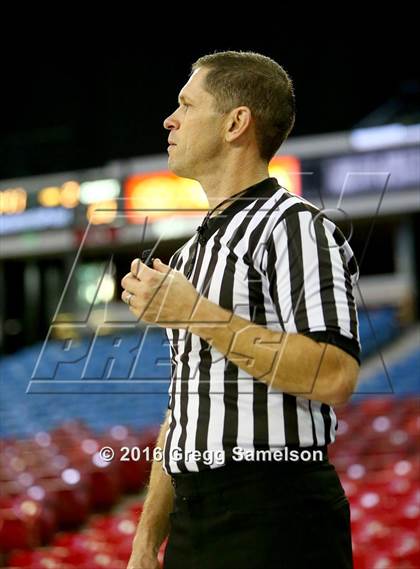 Thumbnail 2 in Redding Christian vs. Vacaville Christian photogallery.