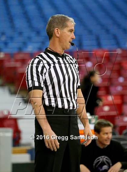 Thumbnail 2 in Redding Christian vs. Vacaville Christian photogallery.