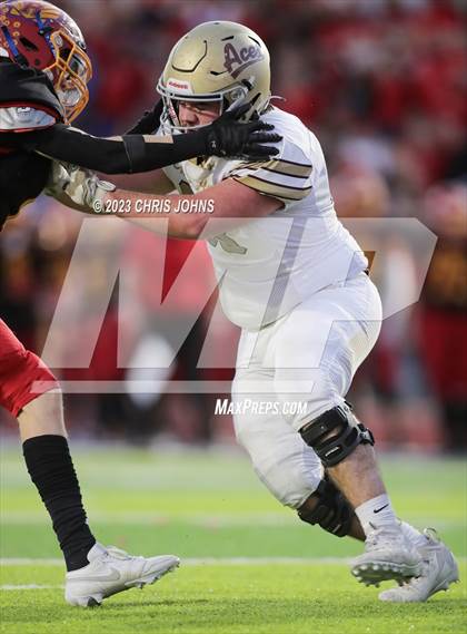 Thumbnail 2 in Mt. Carmel vs Roxana (3A Semifinals) photogallery.