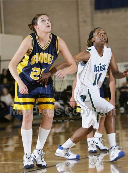 Thumbnail 3 in Soquel vs. Sacred Heart Cathedral (CIF CCS D3 Playoffs) photogallery.