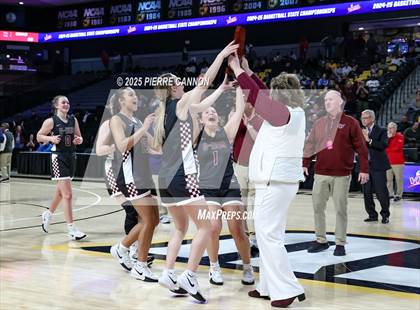 Thumbnail 2 in George Wythe vs Buffalo Gap (VHSL Class 1 State Final) photogallery.