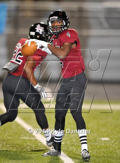 Thumbnail 3 in Liberty-Eylau vs. Ranchview (UIL 4A Division 1 Region 2 Area) photogallery.