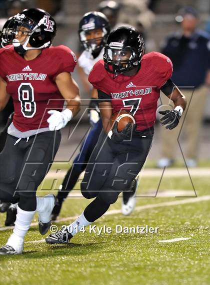 Thumbnail 3 in Liberty-Eylau vs. Ranchview (UIL 4A Division 1 Region 2 Area) photogallery.