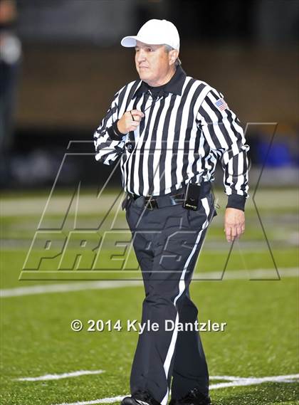 Thumbnail 2 in Liberty-Eylau vs. Ranchview (UIL 4A Division 1 Region 2 Area) photogallery.