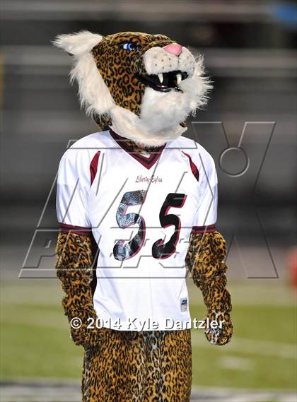 Thumbnail 2 in Liberty-Eylau vs. Ranchview (UIL 4A Division 1 Region 2 Area) photogallery.