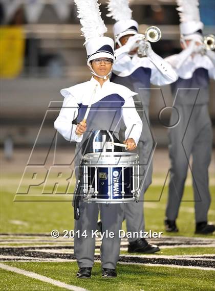Thumbnail 2 in Liberty-Eylau vs. Ranchview (UIL 4A Division 1 Region 2 Area) photogallery.
