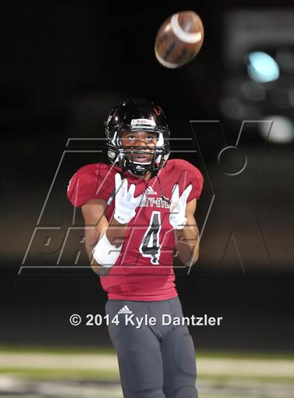 Thumbnail 2 in Liberty-Eylau vs. Ranchview (UIL 4A Division 1 Region 2 Area) photogallery.