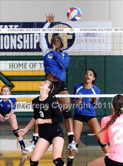 Thumbnail 1 in La Jolla Country Day vs. Union Mine (CIF State D4 Final) photogallery.