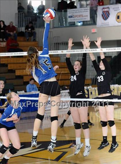 Thumbnail 2 in La Jolla Country Day vs. Union Mine (CIF State D4 Final) photogallery.