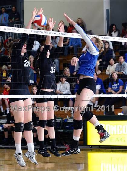 Thumbnail 2 in La Jolla Country Day vs. Union Mine (CIF State D4 Final) photogallery.
