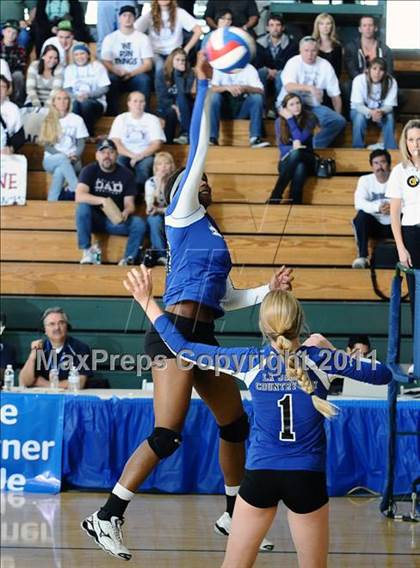 Thumbnail 2 in La Jolla Country Day vs. Union Mine (CIF State D4 Final) photogallery.