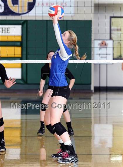 Thumbnail 3 in La Jolla Country Day vs. Union Mine (CIF State D4 Final) photogallery.