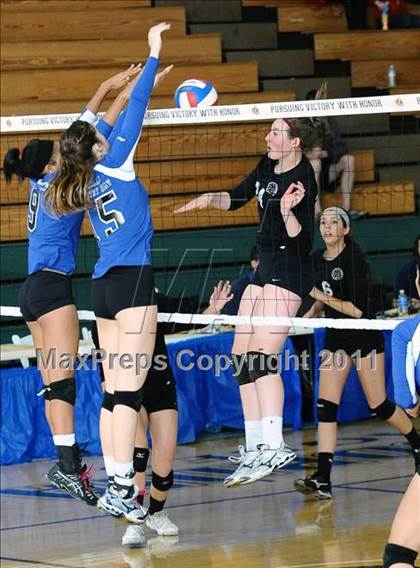 Thumbnail 3 in La Jolla Country Day vs. Union Mine (CIF State D4 Final) photogallery.