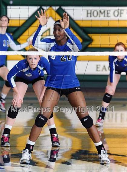Thumbnail 3 in La Jolla Country Day vs. Union Mine (CIF State D4 Final) photogallery.