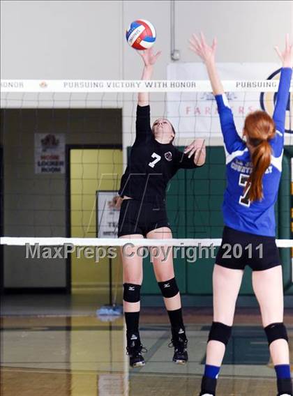Thumbnail 3 in La Jolla Country Day vs. Union Mine (CIF State D4 Final) photogallery.