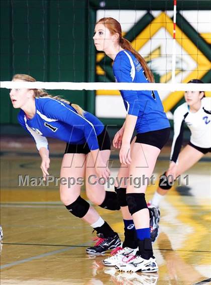 Thumbnail 2 in La Jolla Country Day vs. Union Mine (CIF State D4 Final) photogallery.