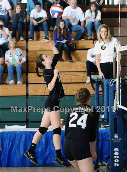 Thumbnail 1 in La Jolla Country Day vs. Union Mine (CIF State D4 Final) photogallery.
